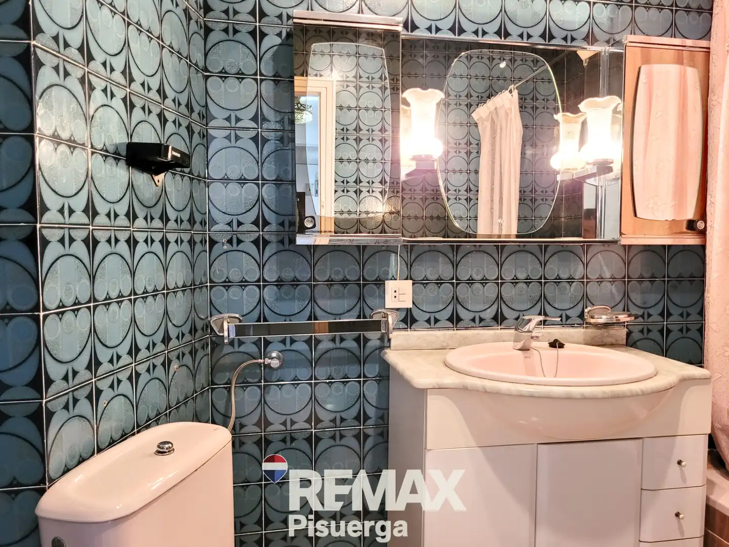 Baño de Piso en venta en Valladolid con Terraza y Balcón