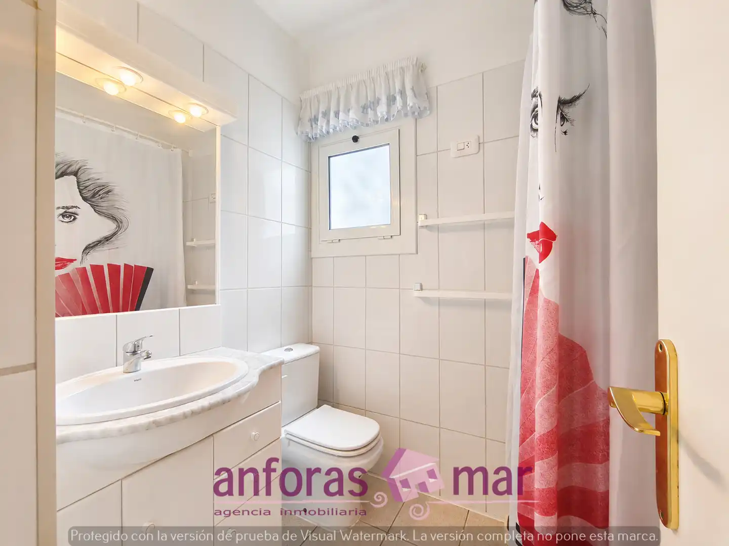 Badezimmer von Haus oder Chalet zum Verkauf in Torredembarra mit Klimaanlage, Heizung und Privatgarten
