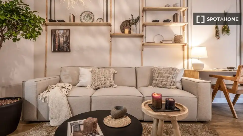 Sala de estar de Apartamento para compartir en Madrid con Aire acondicionado, Terraza y Amueblado