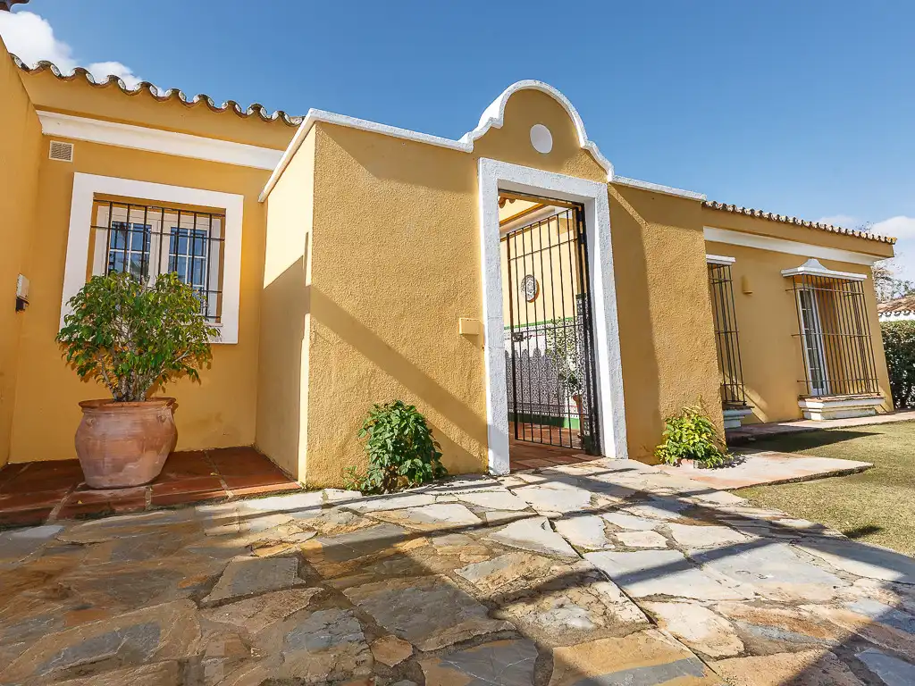 Haus mit Pool zum Verkauf in Sotogrande Costa, imagen 2