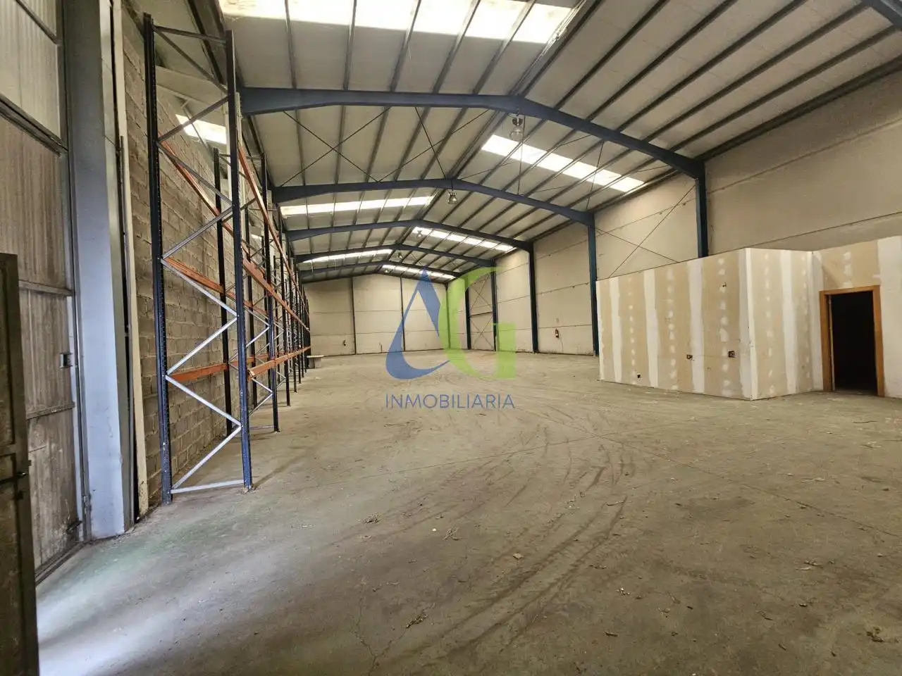 Industrial buildings for rent in Onzonilla