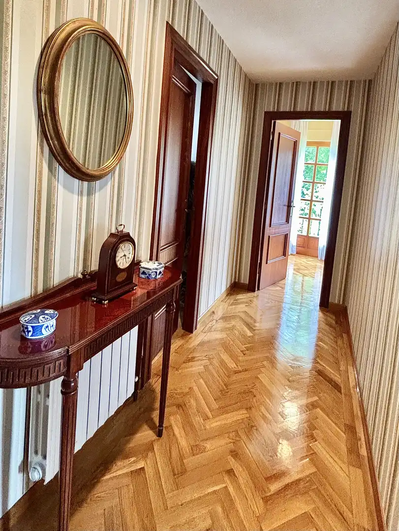 Houses for sale in Sariego  with Heating, Private garden and Parquet flooring