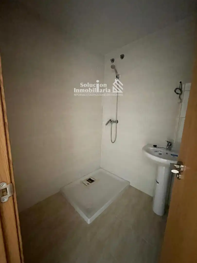 Bathroom of Attic for sale in Ledesma  with Heating, Terrace and Furnished