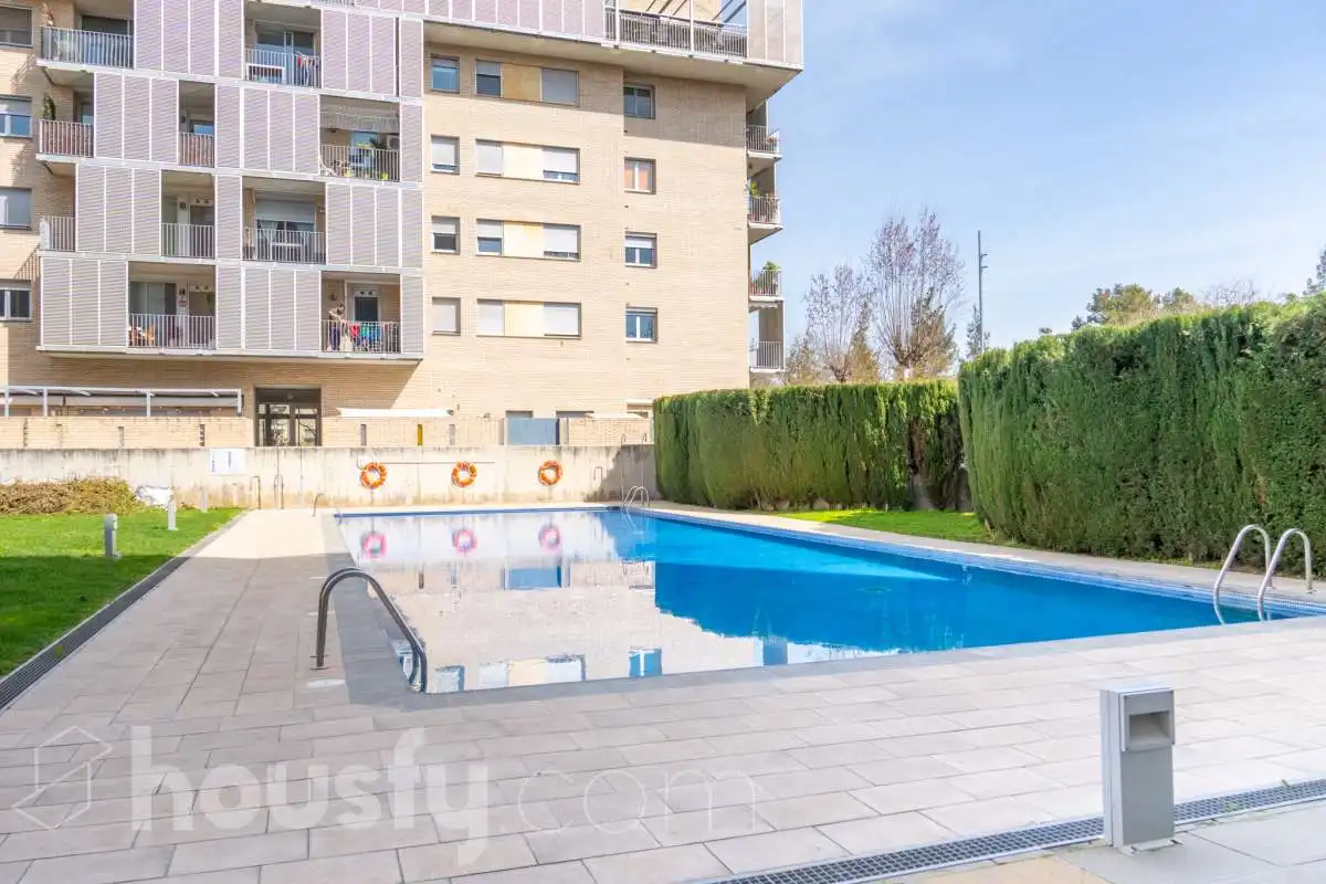 Swimming pool of Flat for sale in Vilafranca del Penedès  with Air Conditioner, Heating and Private garden