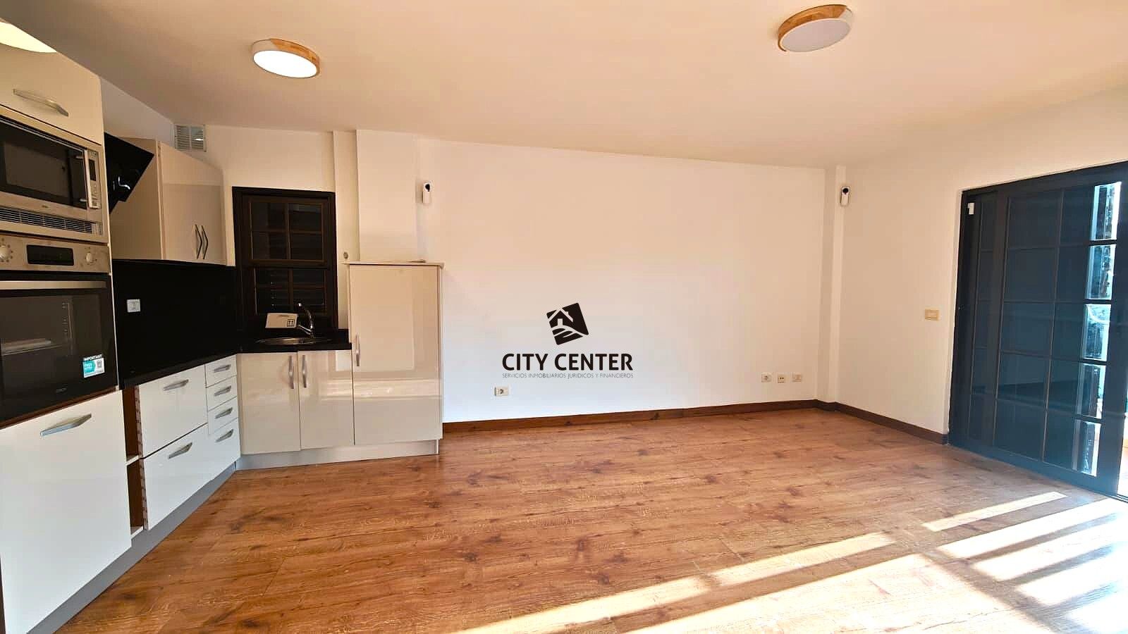 Vista exterior de Piso en venta en Puerto de la Cruz con Horno, Lavadora y Microondas