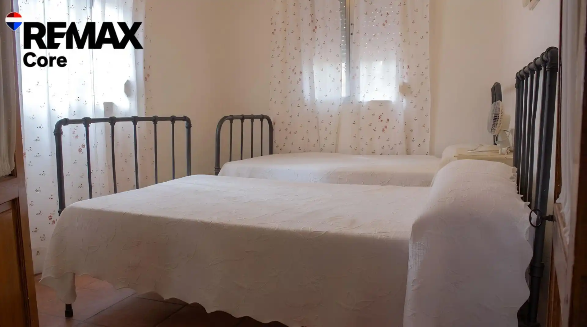 Dormitori de Casa o xalet en venda en Puebla de Obando amb Aire condicionat, Calefacció i Jardí privat