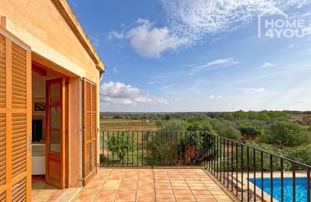 Casa-chalet en Venta en Carrer es Porrasaret, 100 en Ses Salines Poble