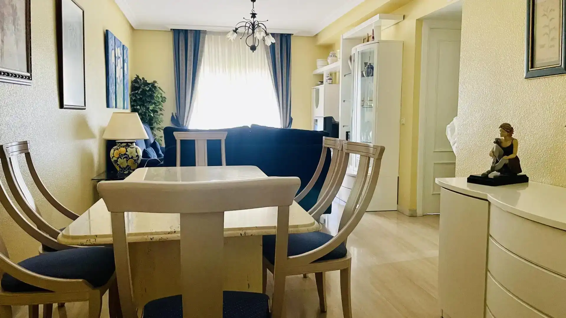 Menjador de Apartament de lloguer en Roquetas de Mar
