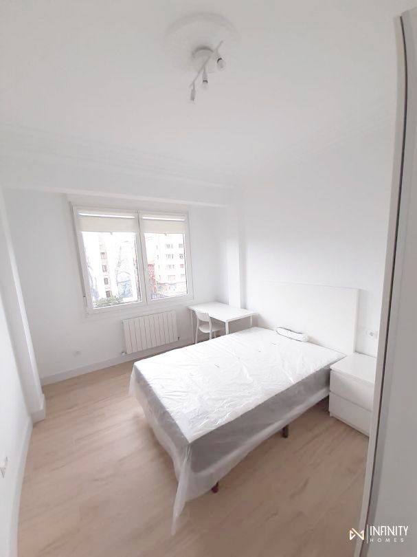 Bedroom of Flat to rent in Bilbao   with Heating