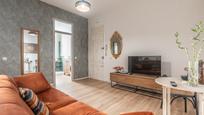 Living room of Flat for sale in  Madrid Capital