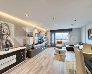 Sala d'estar de Pis en venda en Burgos Capital amb Calefacció, Parquet i Terrassa