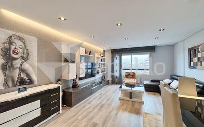 Living room of Flat for sale in Burgos Capital  with Heating, Parquet flooring and Terrace