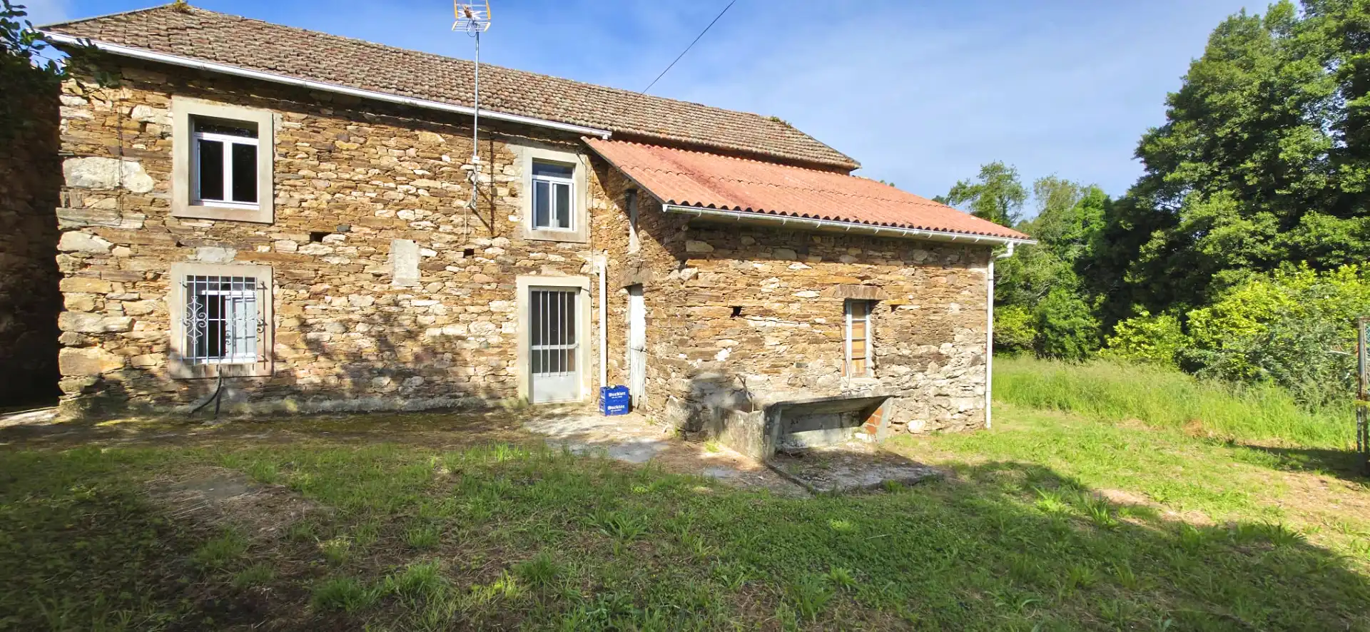 Vista exterior de Finca rústica en venda en Cerdido amb Jardí privat i Traster