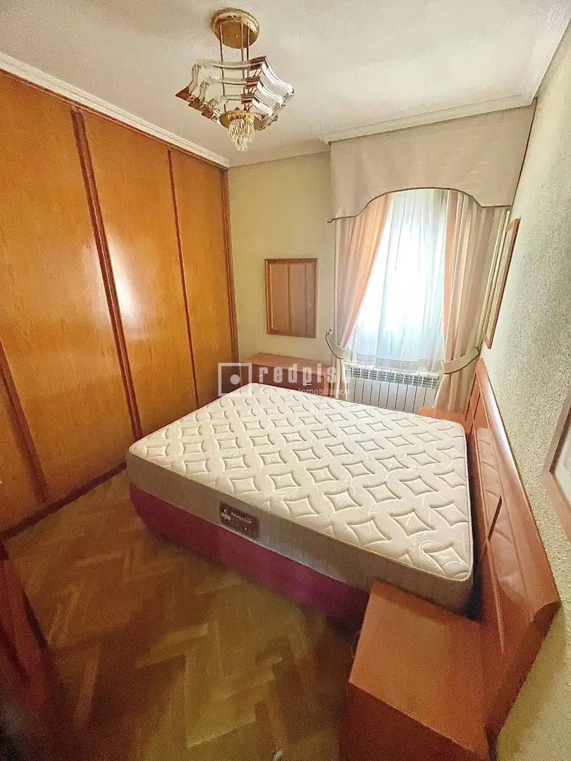 Dormitori de Pis en venda en Madrid amb Calefacció, Parquet i Terrassa