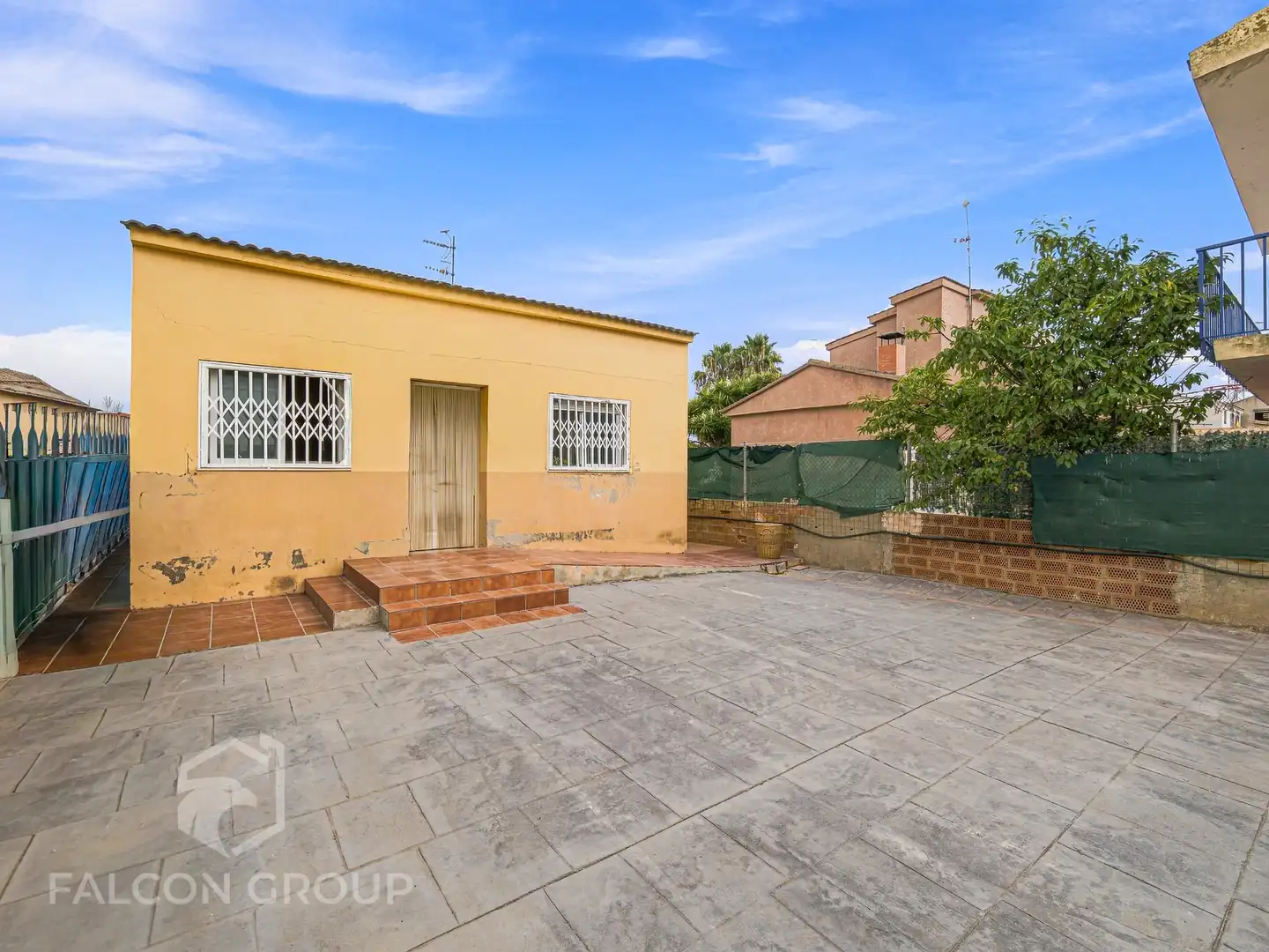 Vista exterior de Finca rústica en venta en Vilanova i la Geltrú con Aire acondicionado, Calefacción y Jardín privado