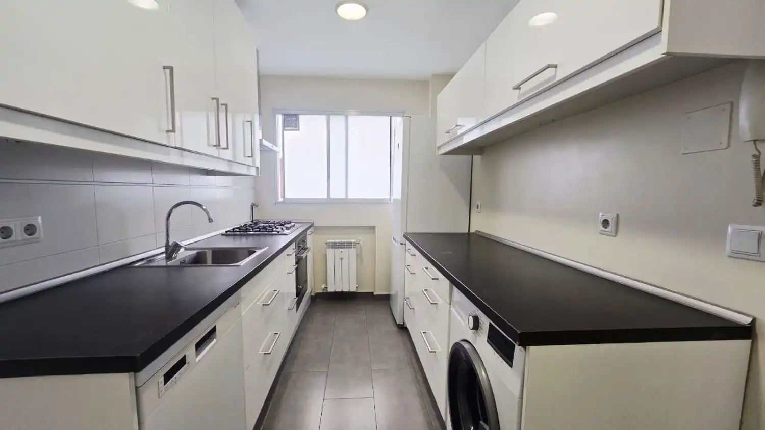 Flat with terrace to rent in del General Pardiñas, imagen 9