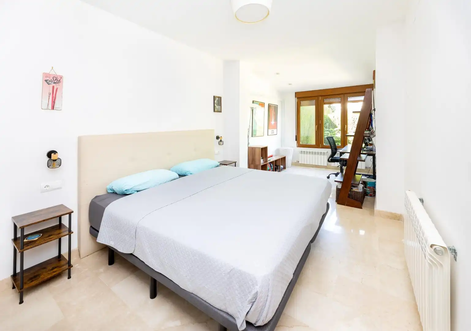 Schlafzimmer von Haus oder Chalet zum Verkauf in Albolote mit Klimaanlage, Heizung und Privatgarten