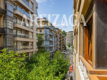 Wohnung mit Balkon zum Verkauf in Calle Sánchez Toca