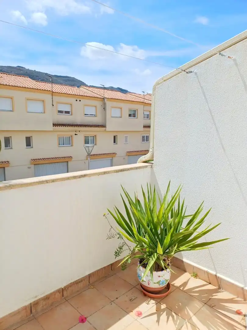 Vista exterior de Casa adosada en venta en Vallada con Aire acondicionado, Jardín privado y Terraza