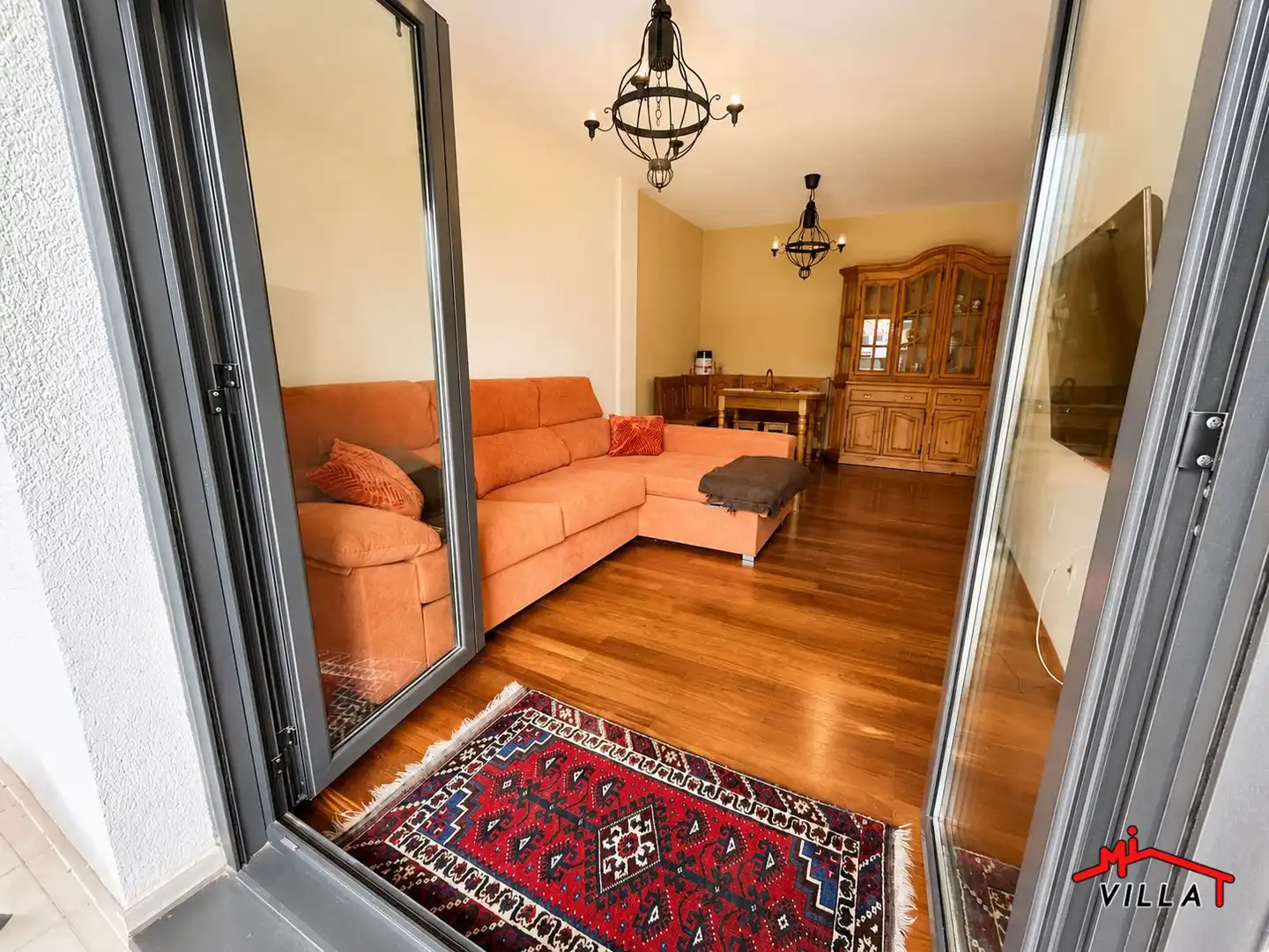 Sala de estar de Piso en venta en Ramales de la Victoria con Calefacción, Terraza y Piscina comunitaria