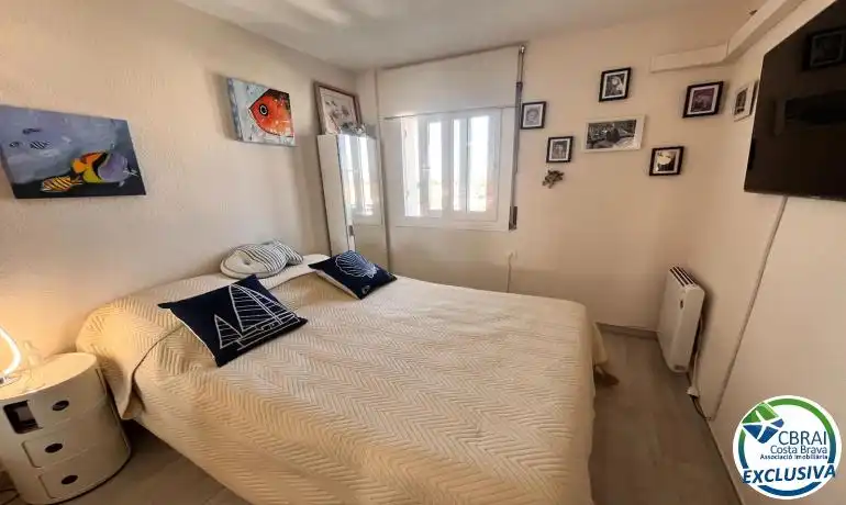 Dormitori de Apartament en venda en Empuriabrava amb Aire condicionat, Calefacció i Moblat