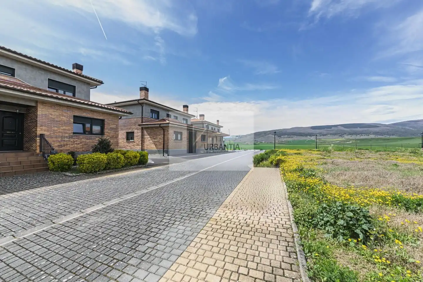 Vista exterior de Casa adosada en venta en Cendea de Olza / Oltza Zendea con Calefacción, Jardín privado y Parquet