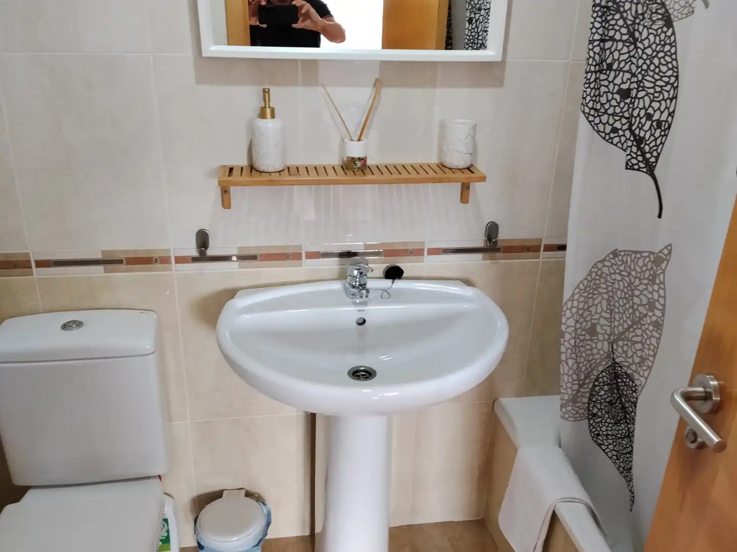Badezimmer von Wohnungen zur Miete in Fisterra mit Abstellraum, Möbliert und Ofen