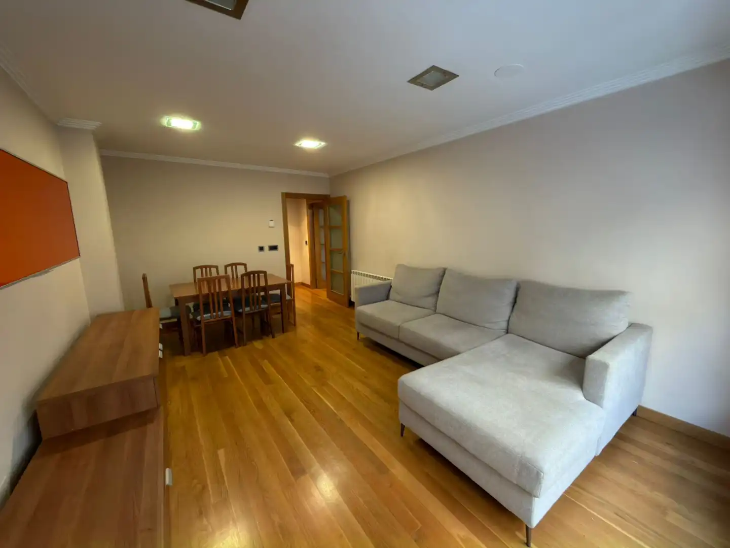 Sala d'estar de Pis en venda en Pontevedra Capital  amb Calefacció, Parquet i Traster