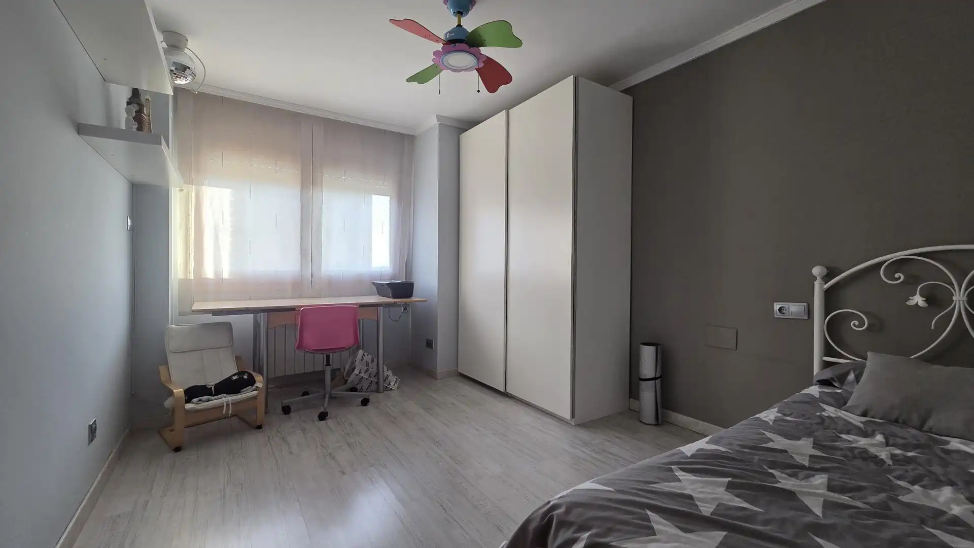 Habitación de Casa adosada en venta en Lleida con Calefacción