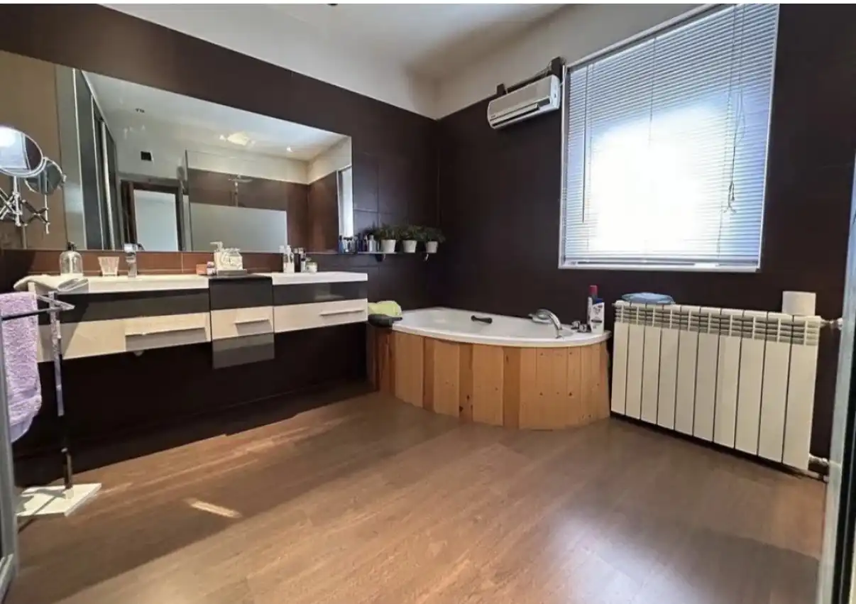 Bany de Casa o xalet en venda en Mansilla Mayor amb Aire condicionat, Jardí privat i Parquet