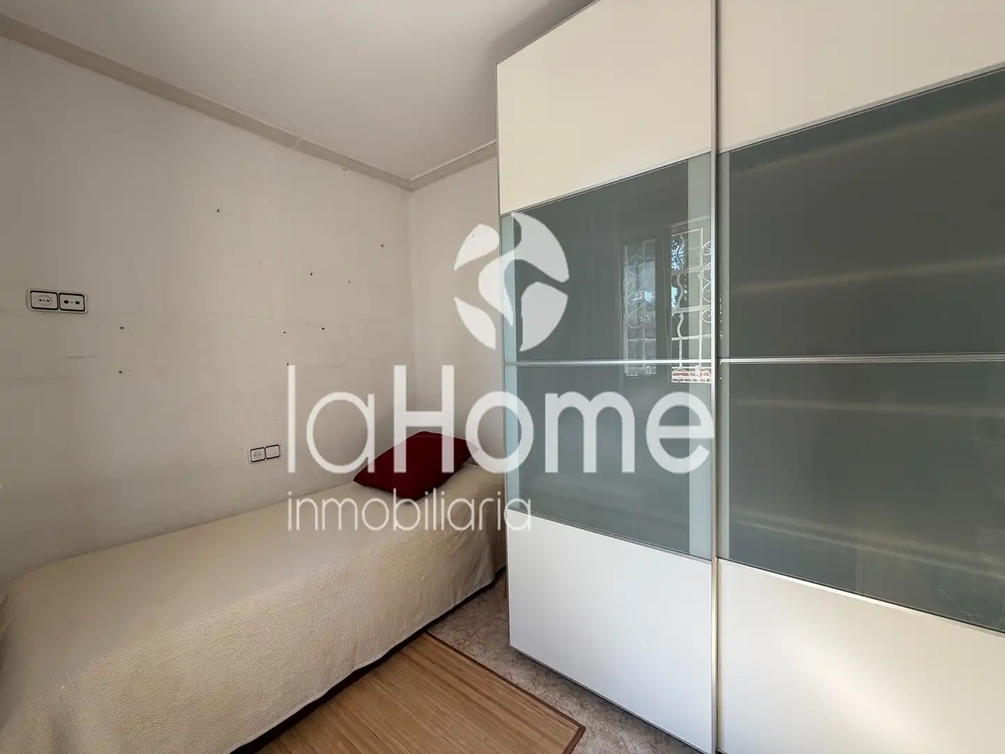 Sala de estar de Casa o chalet en venta en Paterna con Aire acondicionado, Jardín privado y Terraza