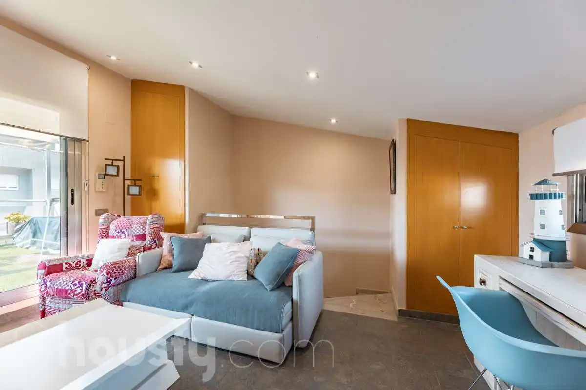 Terraced house with terrace for sale in Saligar .