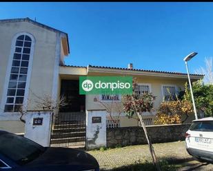 Exterior view of Single-family semi-detached for sale in Cáceres Capital  with Air Conditioner, Heating and Private garden
