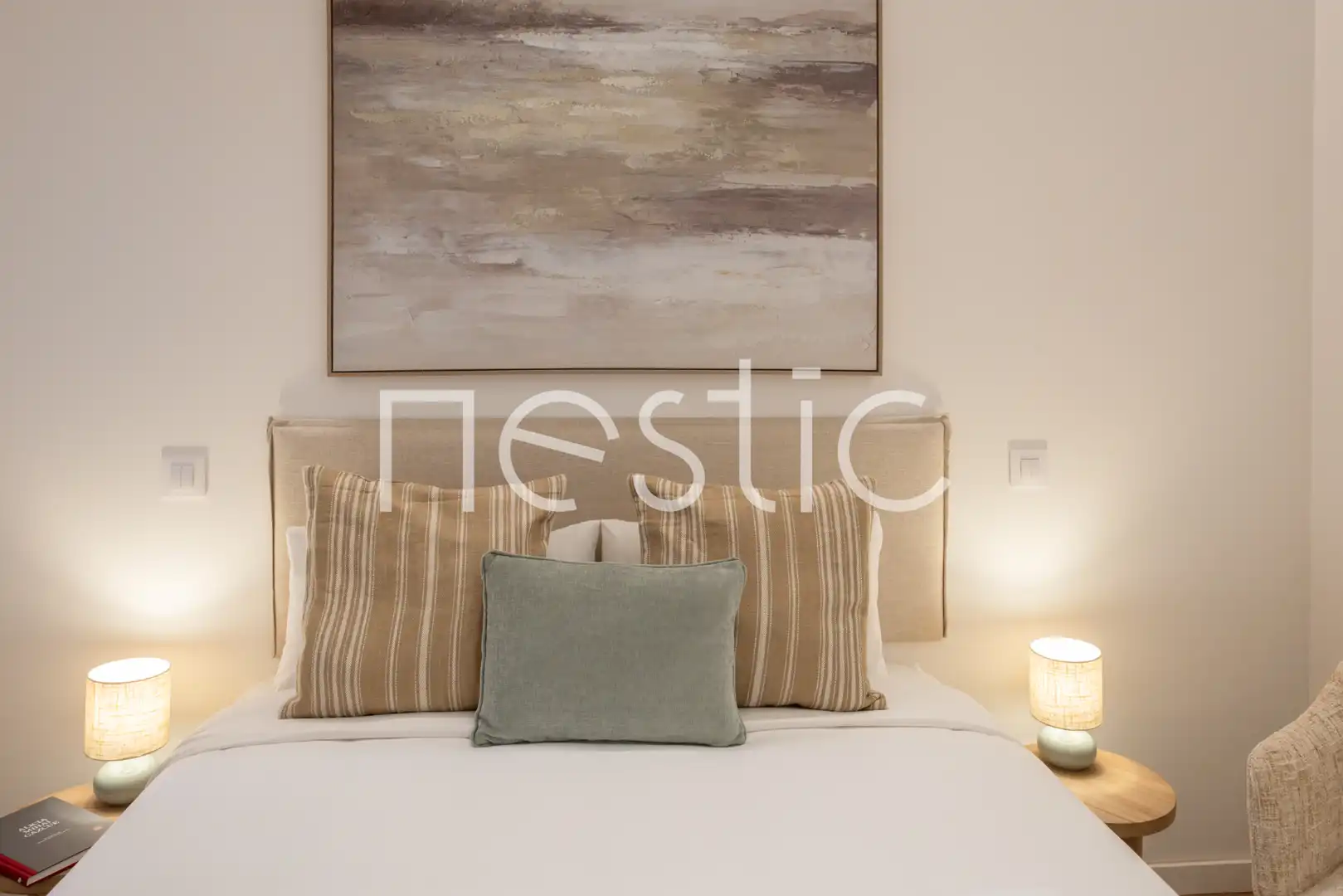 Dormitori de Apartament de lloguer en Madrid amb Aire condicionat, Calefacció i Moblat
