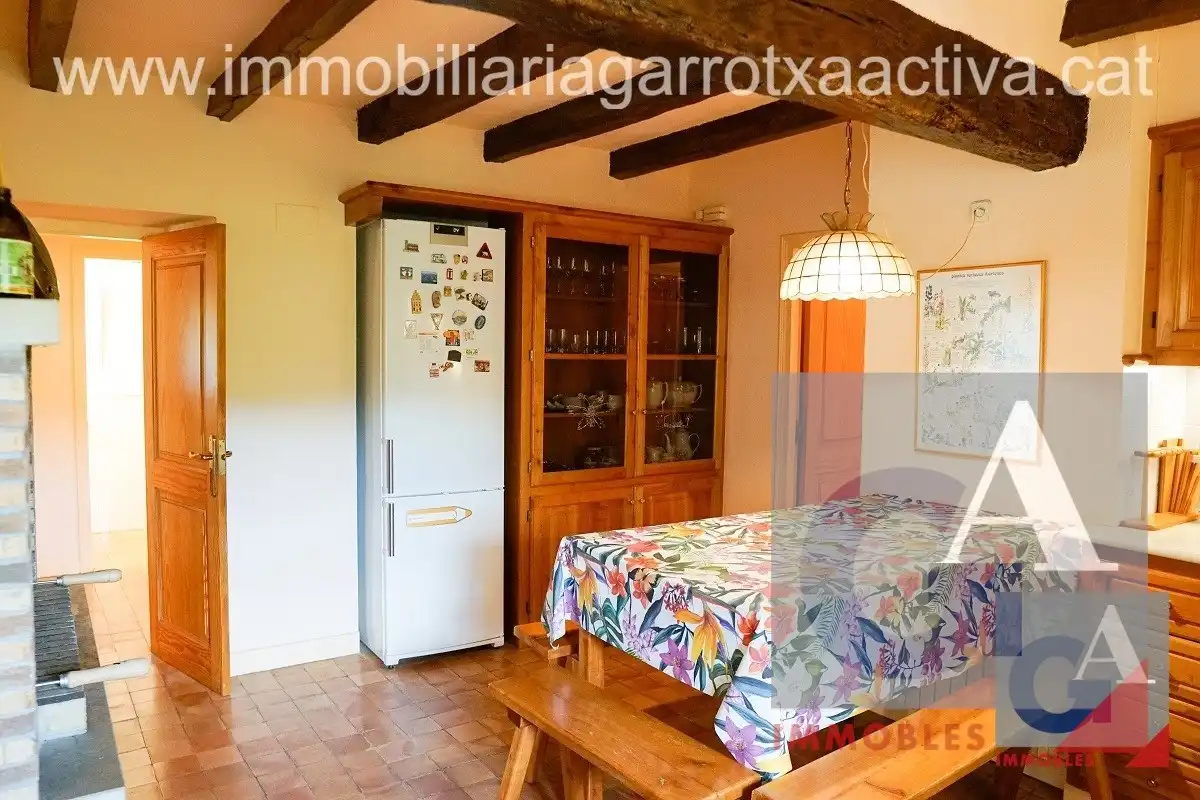 Casa rústica amb terrassa en venda a Sant Joan Les Fonts, imagen 6