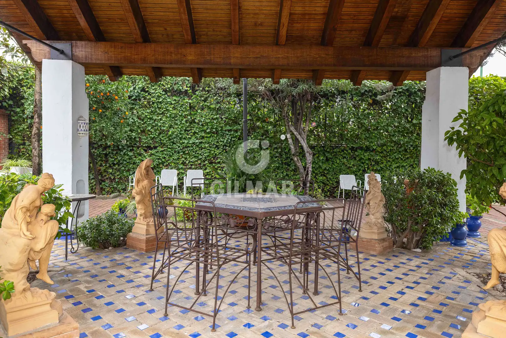 Terrassa de Casa o xalet en venda en Sevilla amb Calefacció i Jardí privat