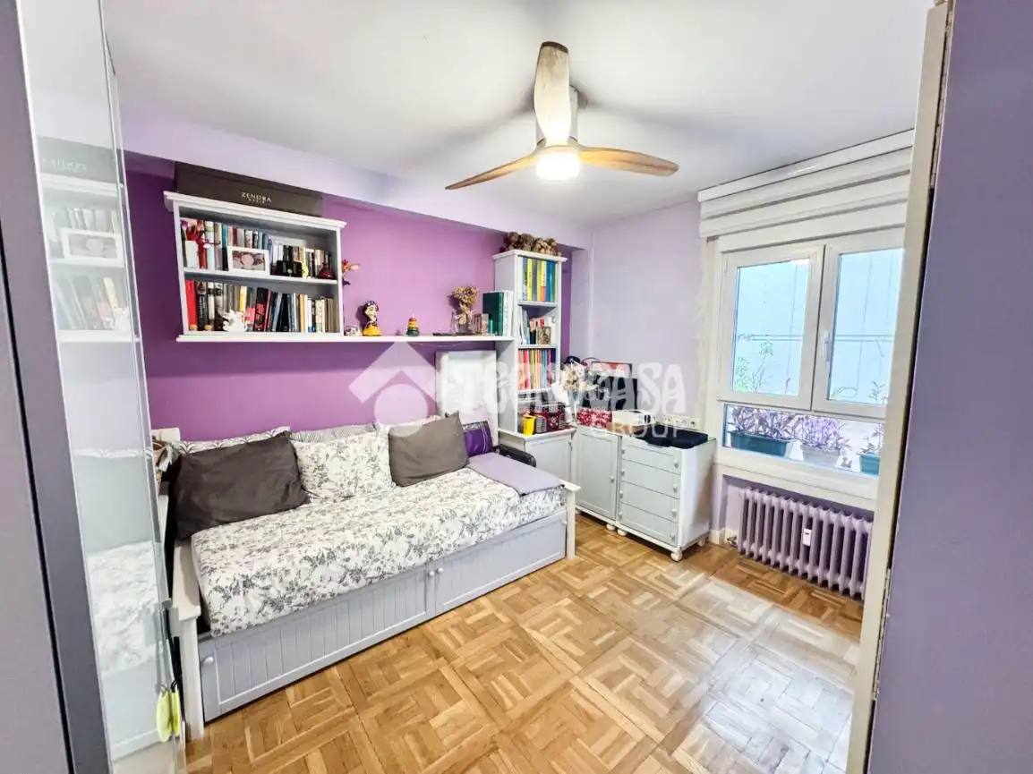 Habitación de Piso en venta en Madrid con Calefacción, Parquet y Terraza