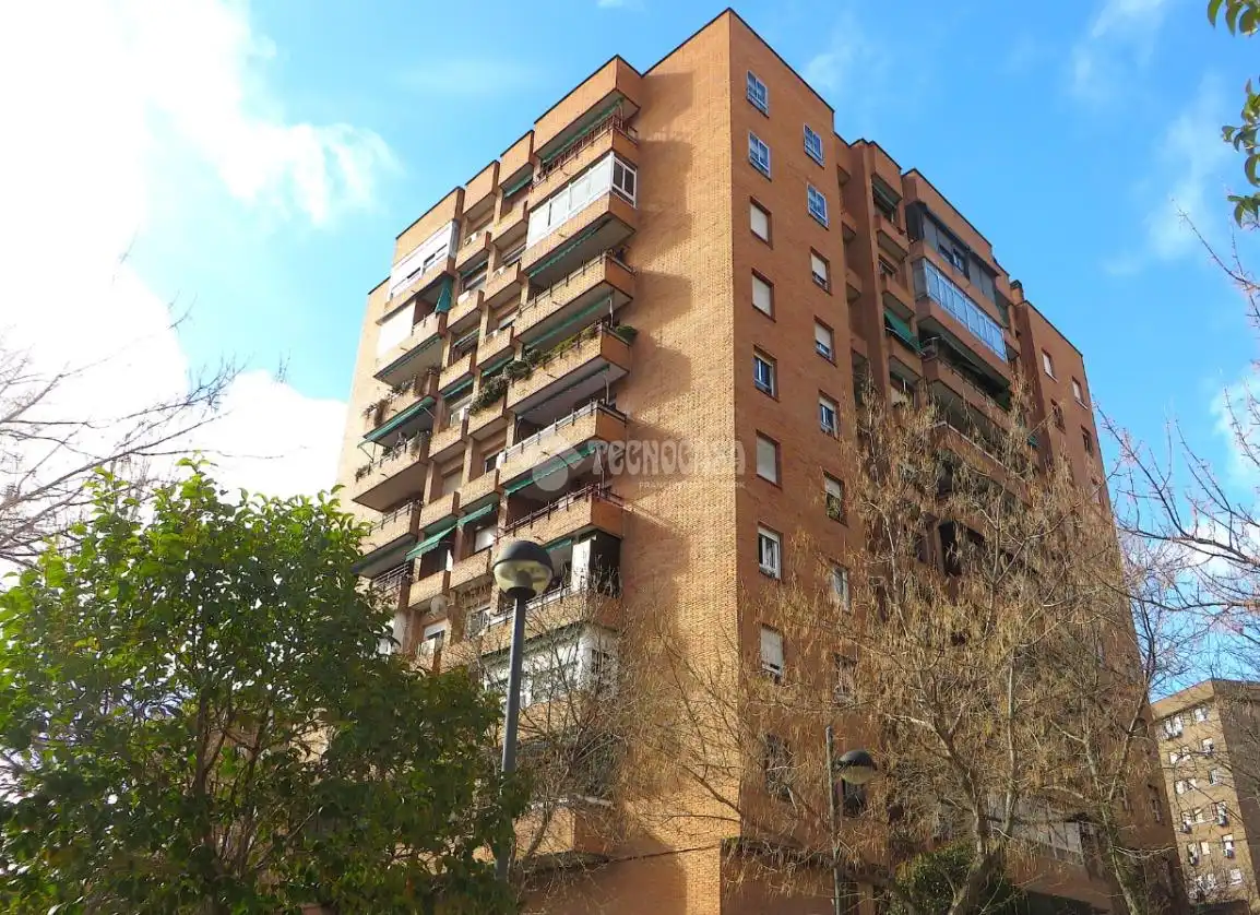 Individual for sale in El Carrascal