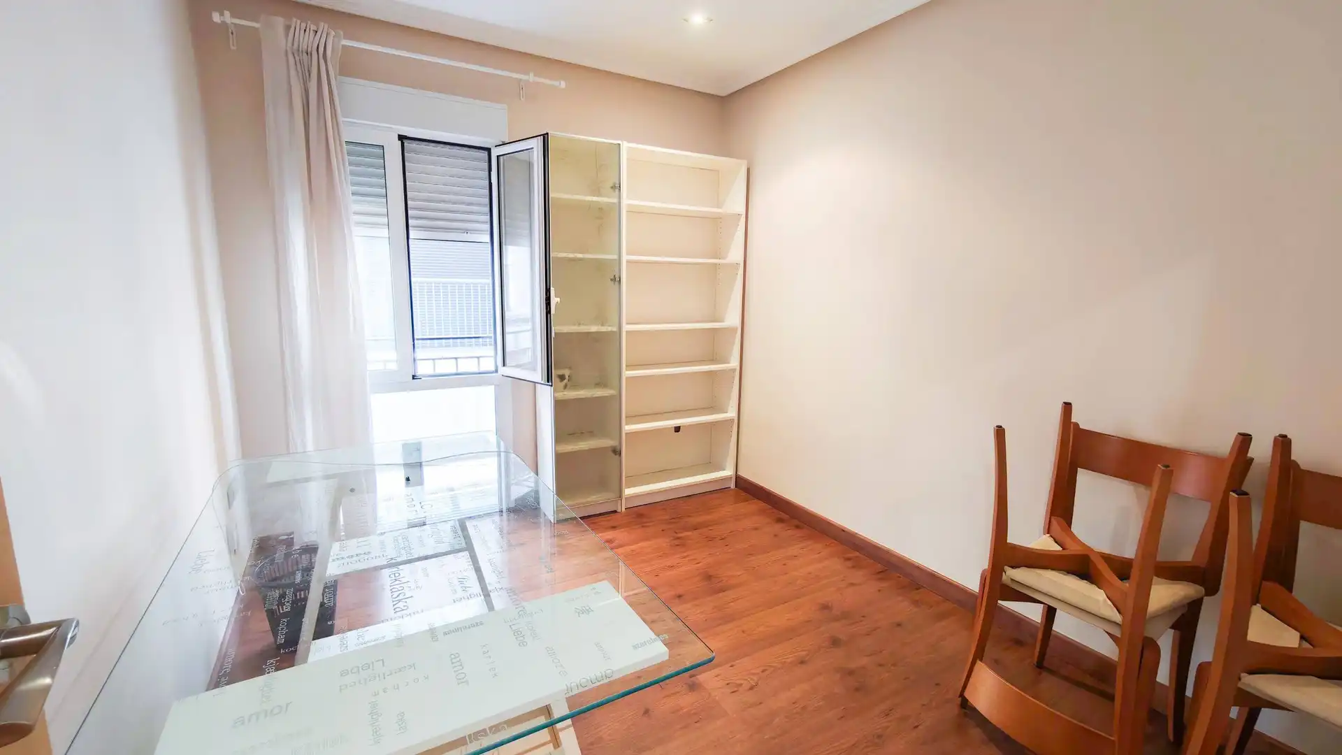 Habitación de Piso de alquiler en Elche / Elx con Aire acondicionado, Trastero y Amueblado