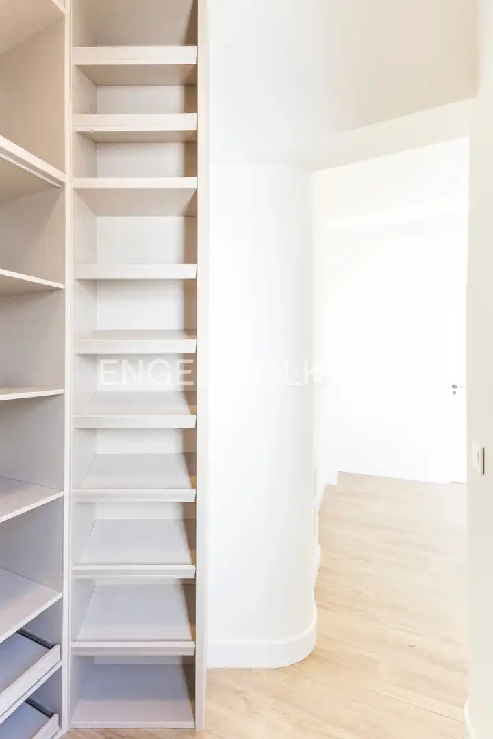 Flat for sale in Madrid  with Air Conditioner and Heating
