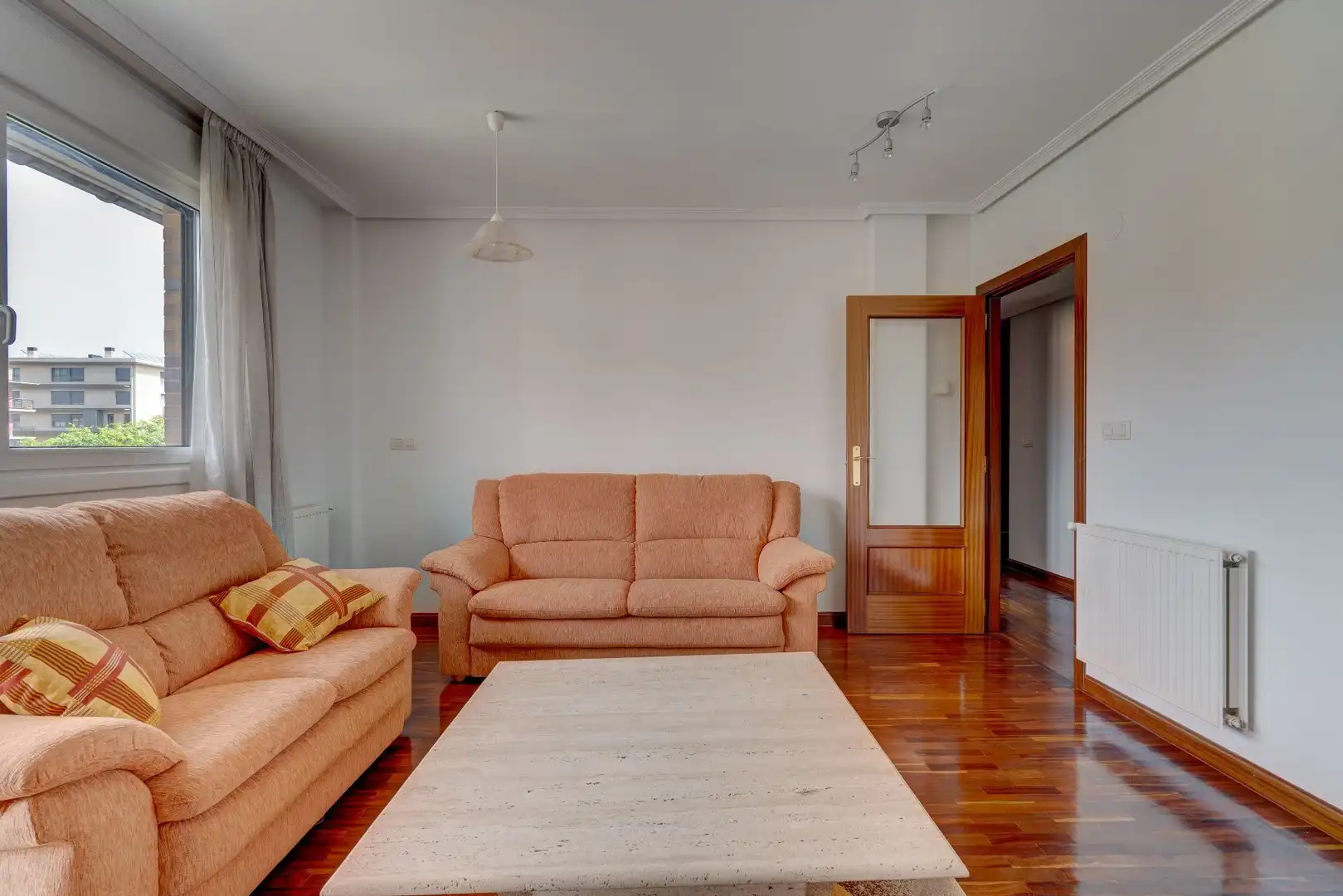 Sala de estar de Piso en venta en Urnieta con Calefacción, Terraza y Trastero
