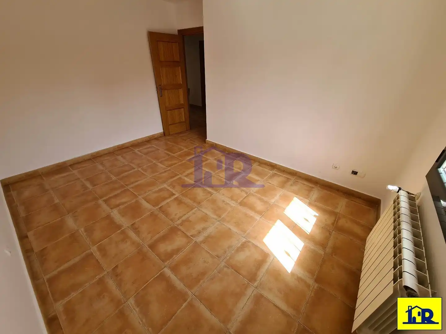 Dormitori de Casa adosada en venda en Villar de Olalla amb Calefacció, Jardí privat i Terrassa