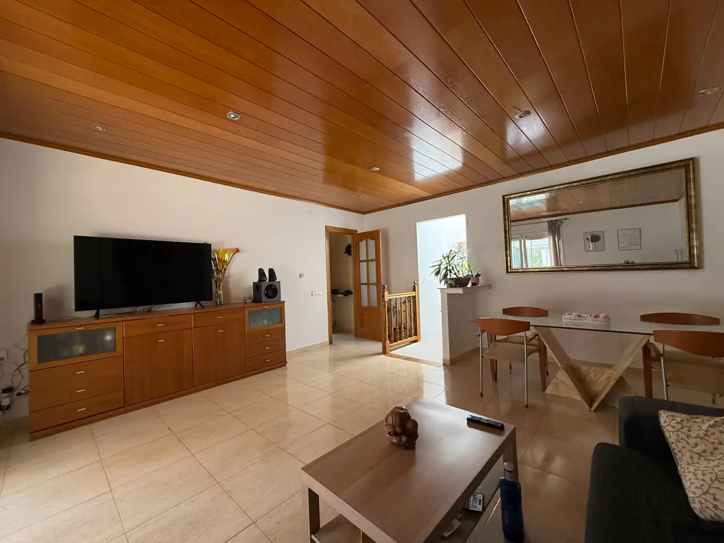 Wohnzimmer von Haus oder Chalet zum Verkauf in Bigues i Riells del Fai mit Klimaanlage, Privatgarten und Schwimmbad