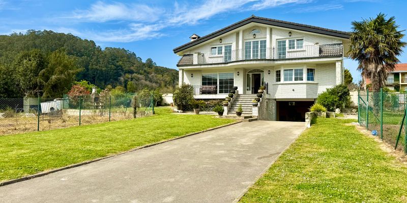 Exterior view of House or chalet for sale in Camargo  with Private garden, Terrace and Storage room