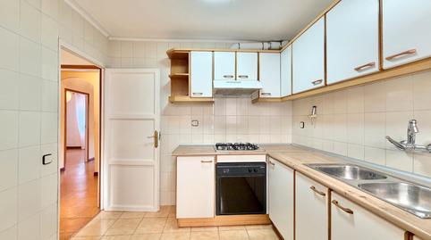 Foto 4 de Piso en venta en Carrer del Principat D'andorra, 1, La Gavarra, Barcelona