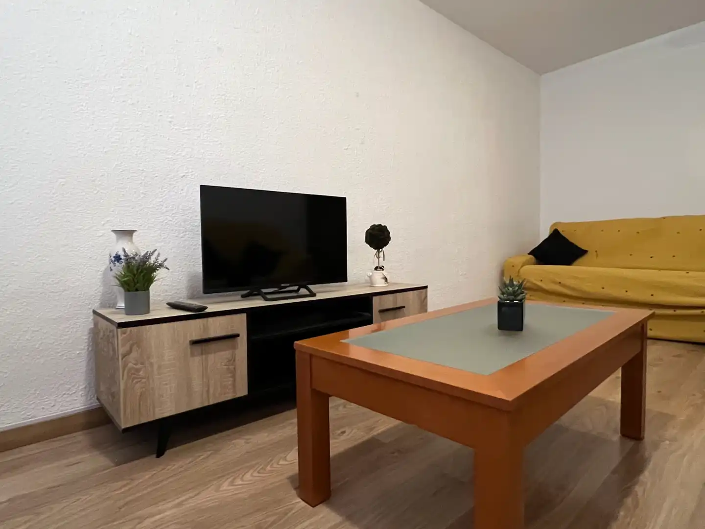 Sala d'estar de Pis en venda en Jaca amb Calefacció, Terrassa i Moblat