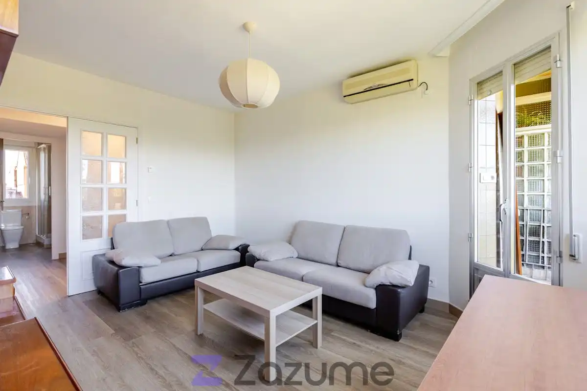 Living room of Flat for rent in Madrid  with Air Conditioner, Heating and Terrace