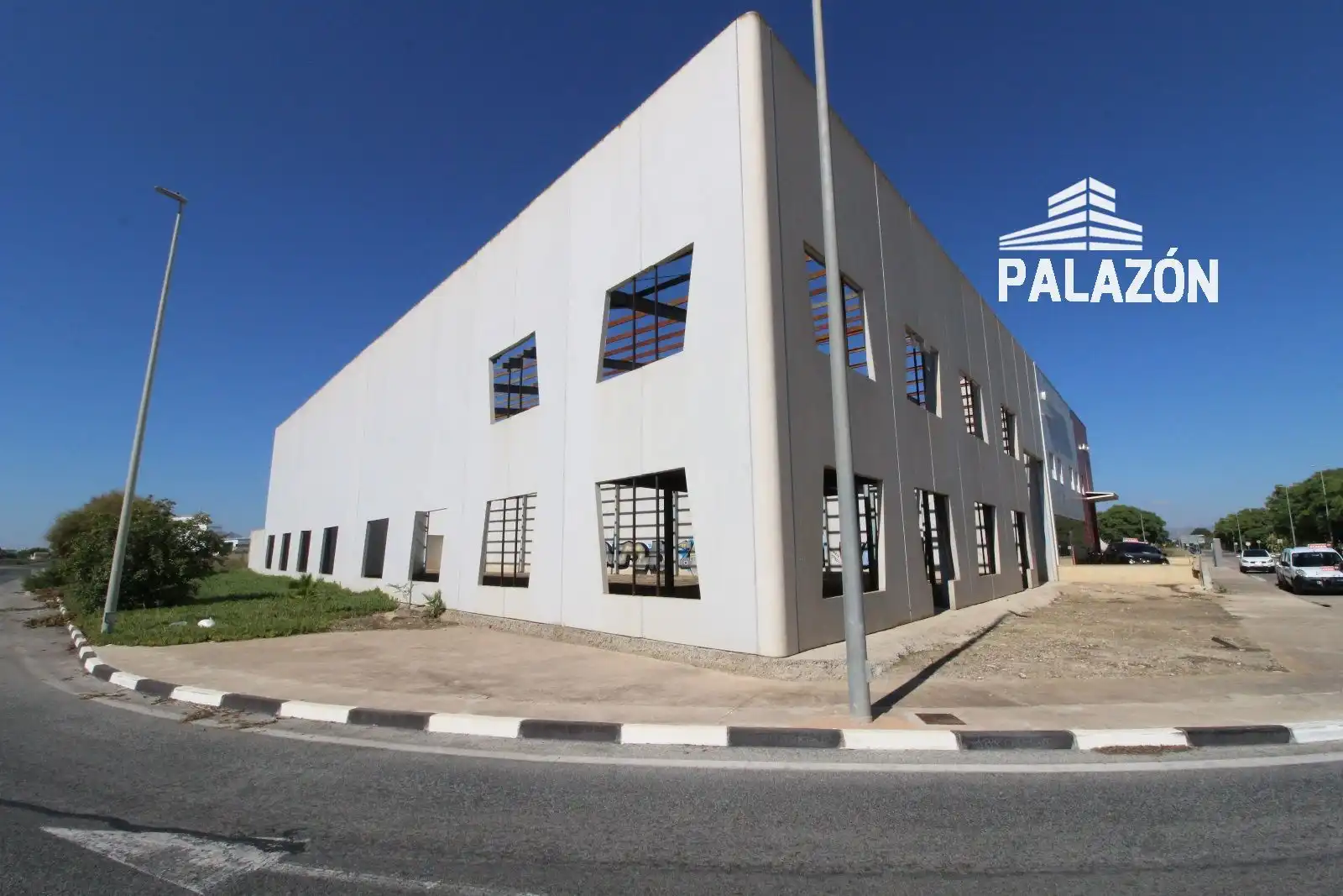 Industrial building to rent in Dolores