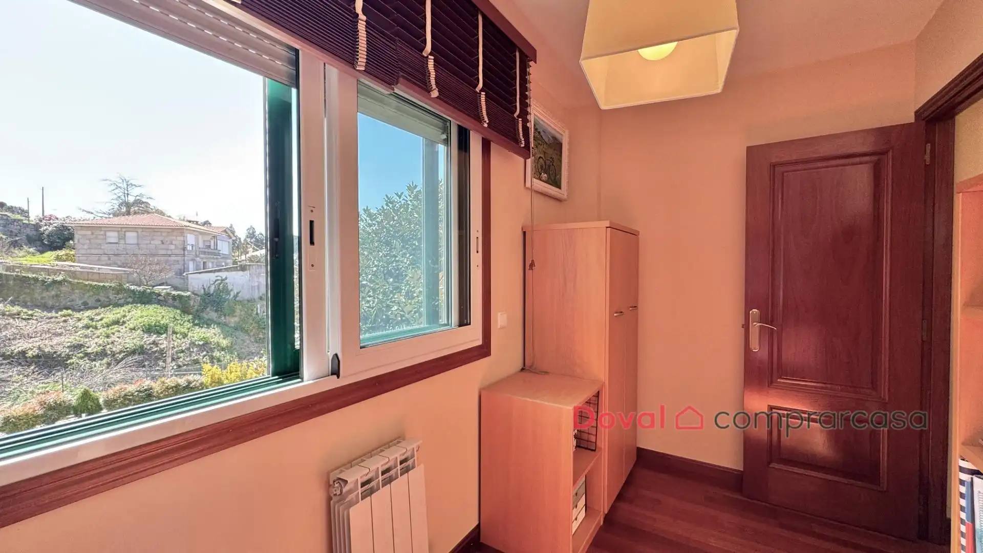 Dormitori de Casa o xalet en venda en Vigo  amb Aire condicionat, Calefacció i Jardí privat