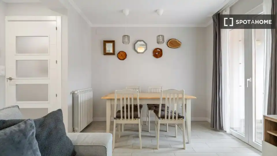 Flat with terrace to rent in Latina